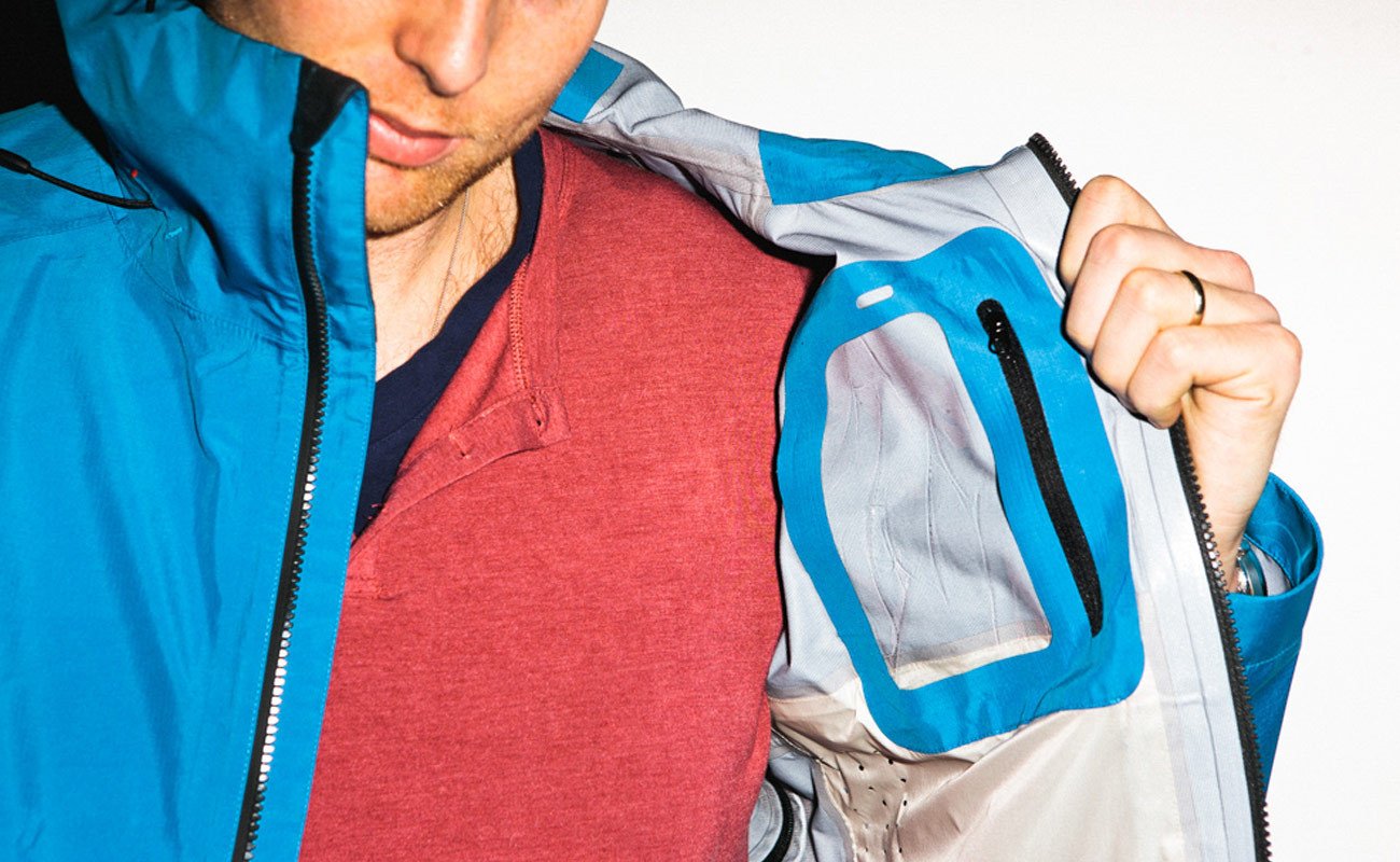 PROTECT YOUR TECH: HIDDEN PHONE POCKETS